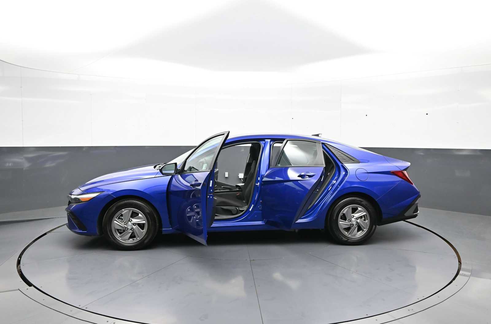 Certified 2025 Hyundai Elantra SE FWD image 41