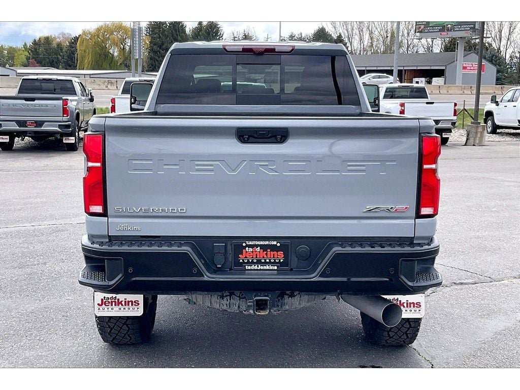 Used 2024 Chevrolet Silverado 2500 ZR2 w/ Technology Package AWD/4WD image 4
