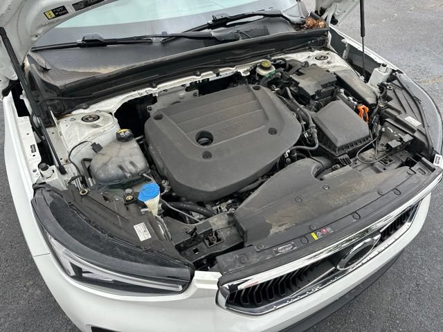 Used 2023 Volvo XC40 B4 Core w/ Convenience Package FWD image 31
