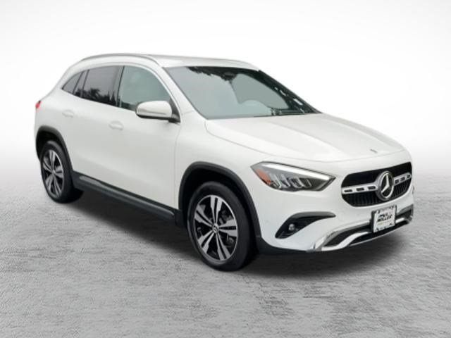 Used 2025 Mercedes-Benz GLA 250 4MATIC w/ Winter Package image 2