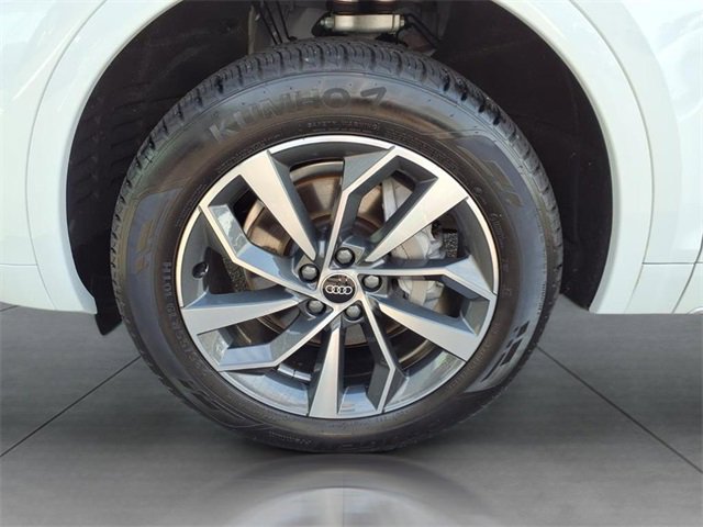 Used 2025 Audi Q5 2.0T Premium Plus w/ Premium Plus Package image 5