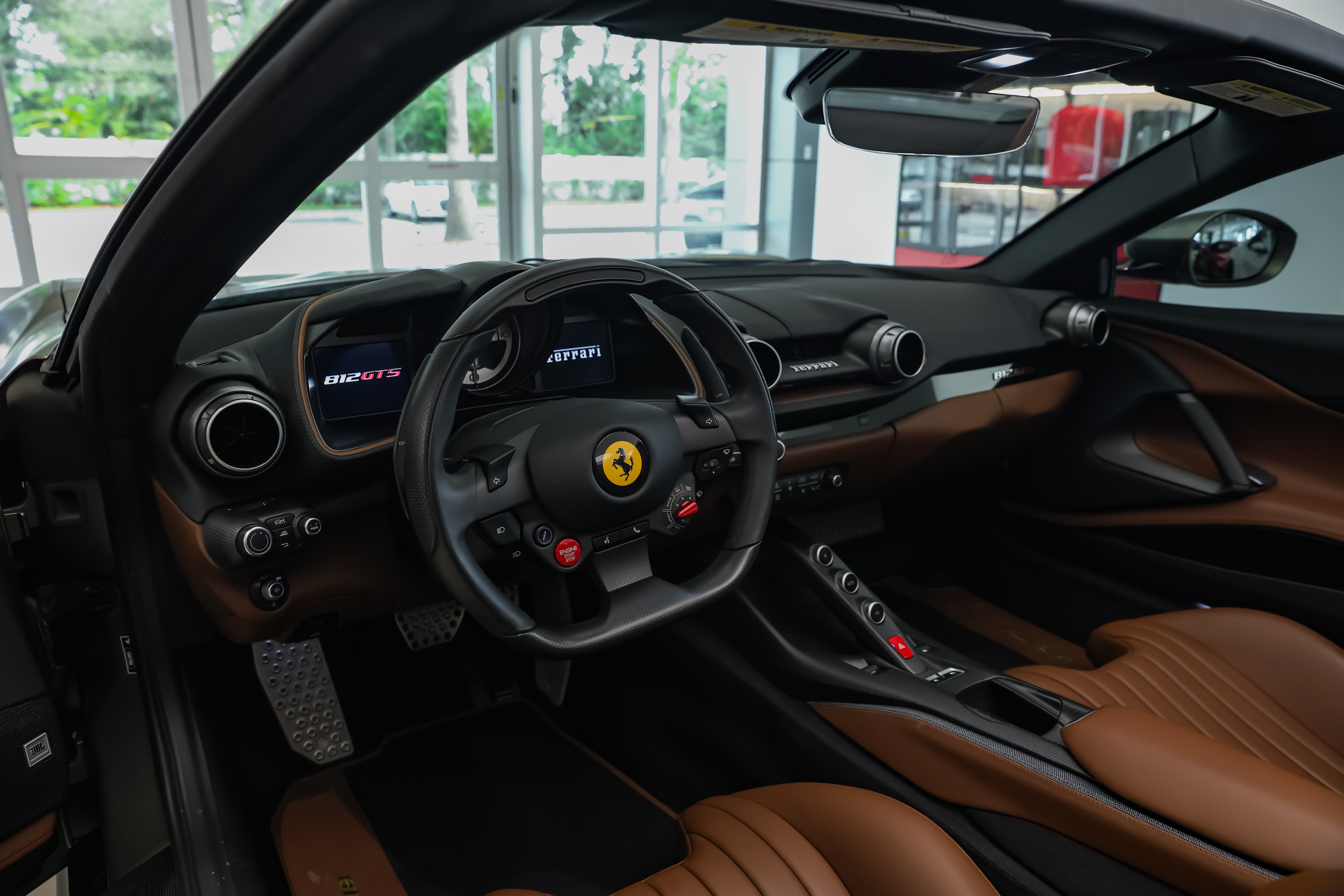 Used 2021 Ferrari 812 GTS RWD image 9