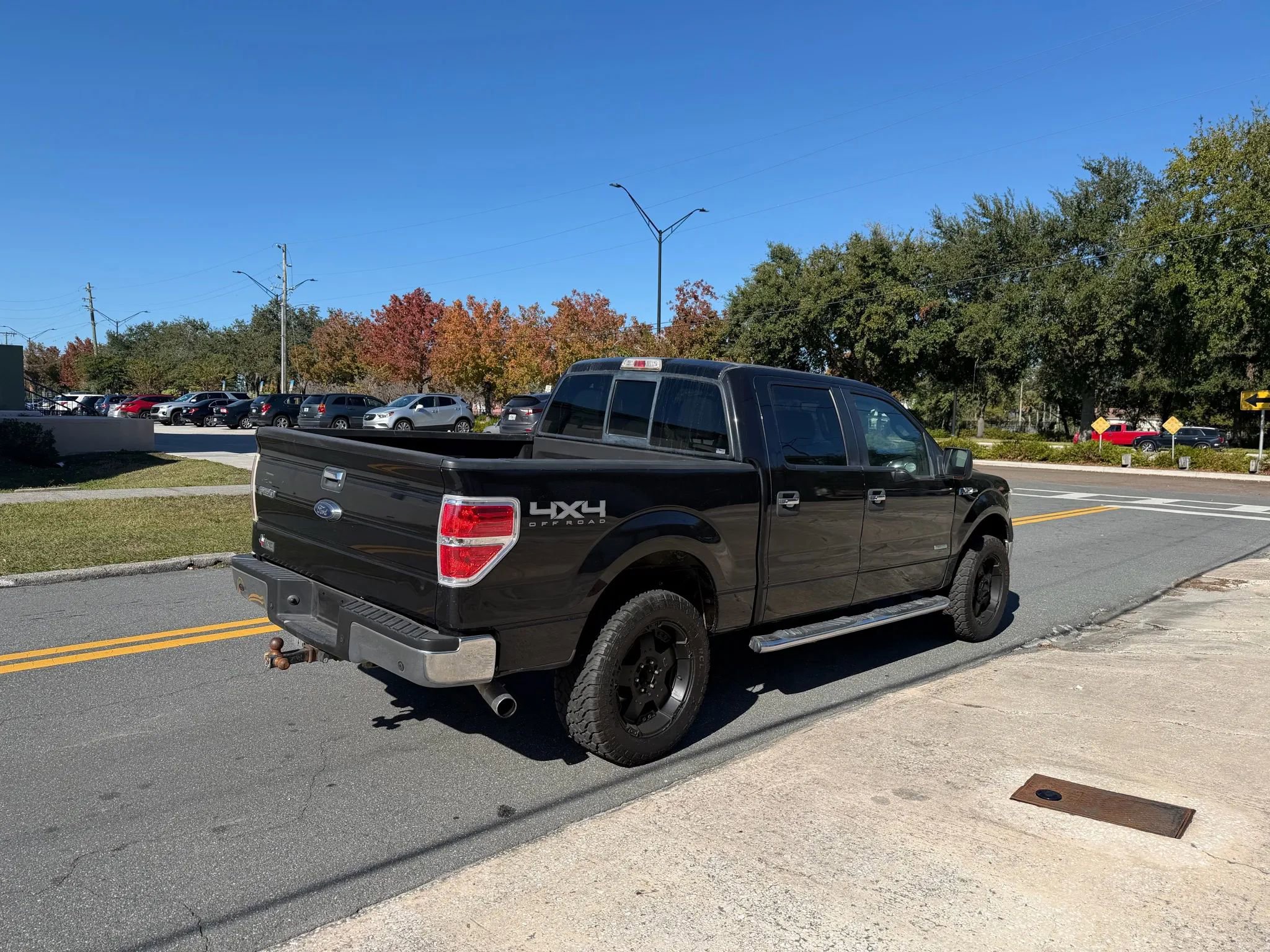 Used 2014 Ford F150 XLT w/ Equipment Group 302A Luxury image 6