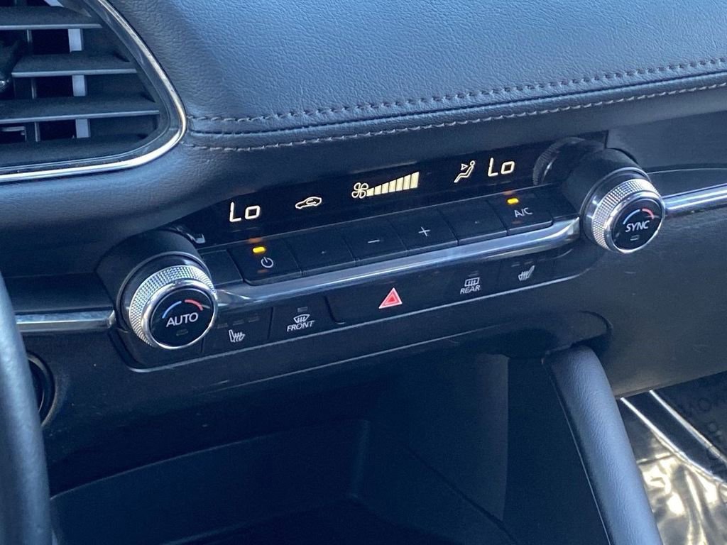 Used 2022 MAZDA MAZDA3 s image 29