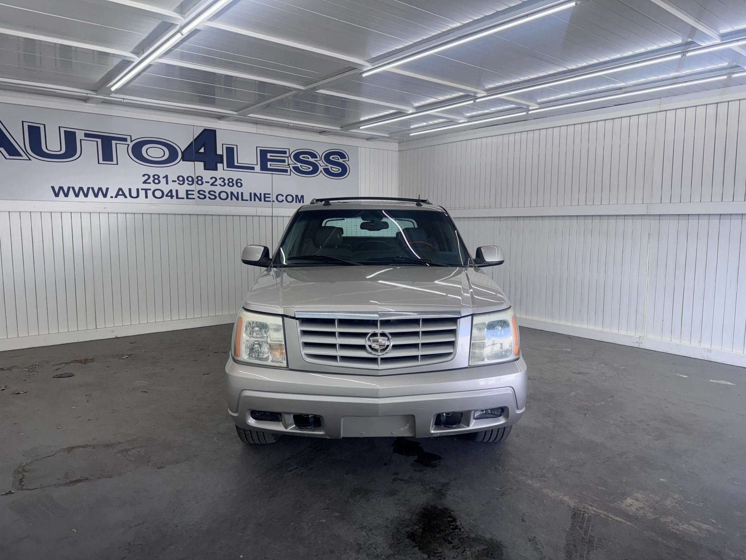Used 2004 Cadillac Escalade EXT AWD/4WD image 2