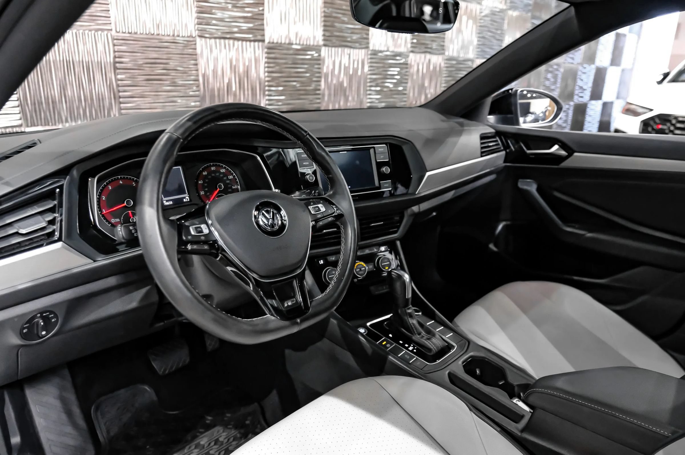 Used 2020 Volkswagen Jetta R-Line w/ R-Line Cold Weather Package FWD image 3