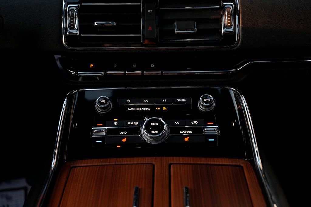 Used 2019 Lincoln Navigator Select image 44