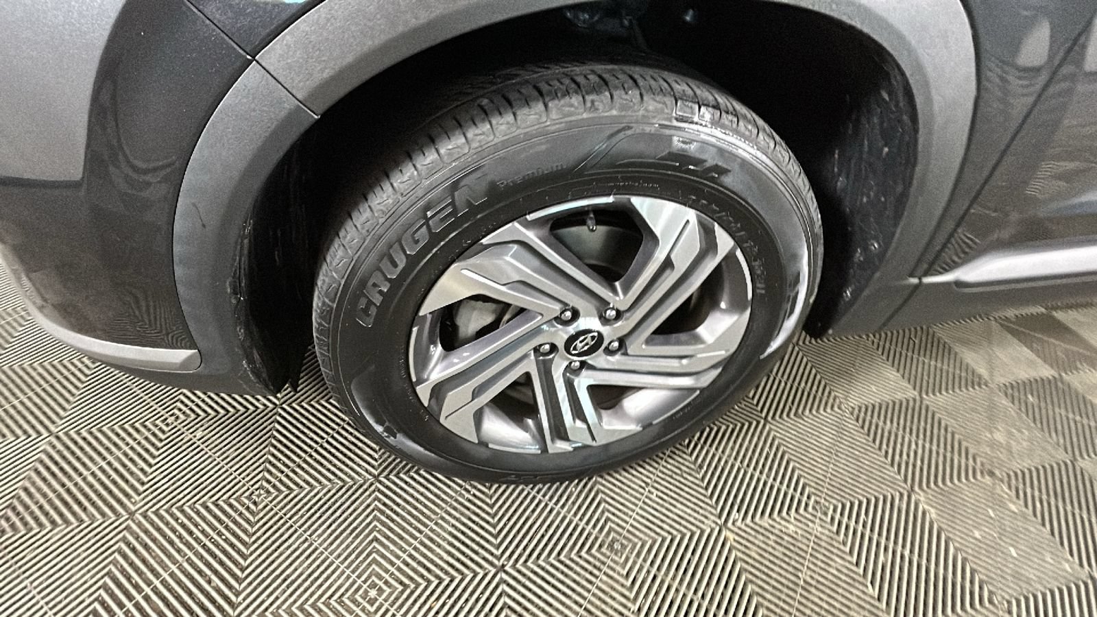 Certified 2023 Hyundai Santa Fe SE FWD image 12