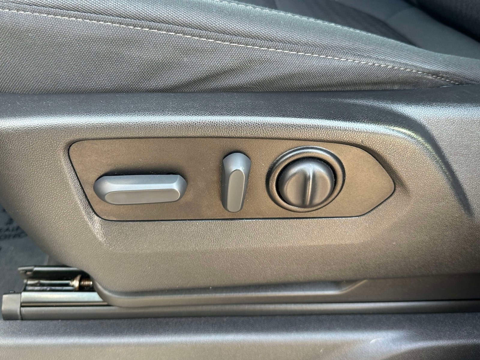 Used 2021 Chevrolet Silverado 1500 LT Trail Boss w/ Bed Protection Package image 21