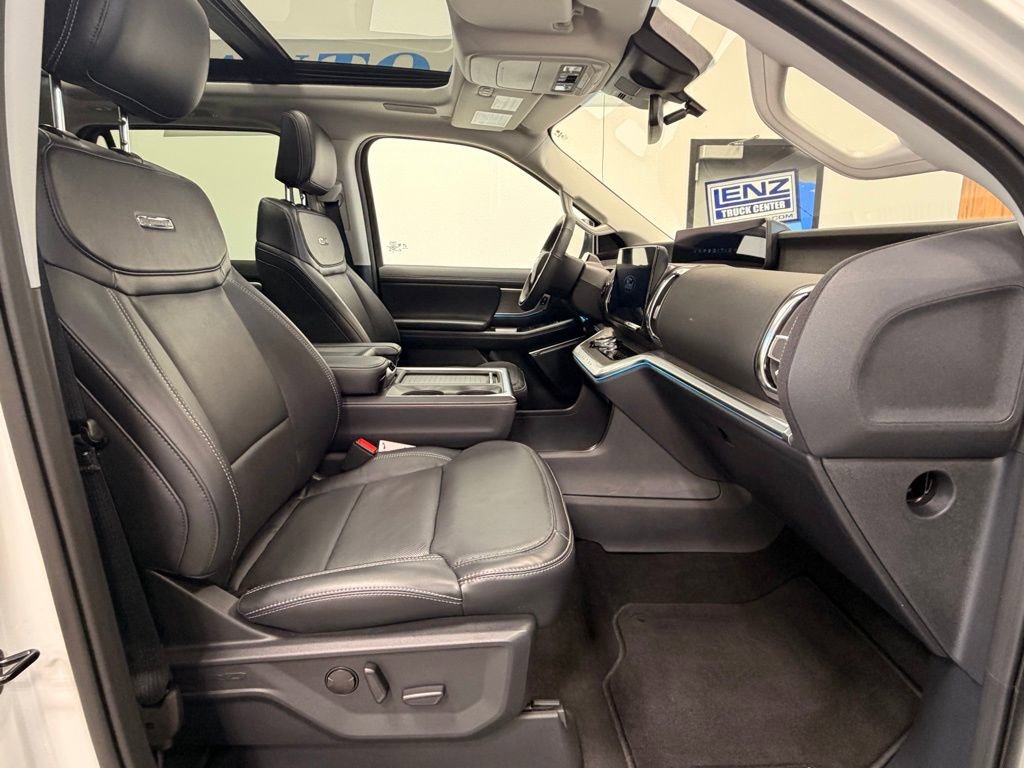 Used 2025 Ford Expedition Max Platinum w/ Driver's Package AWD/4WD image 21