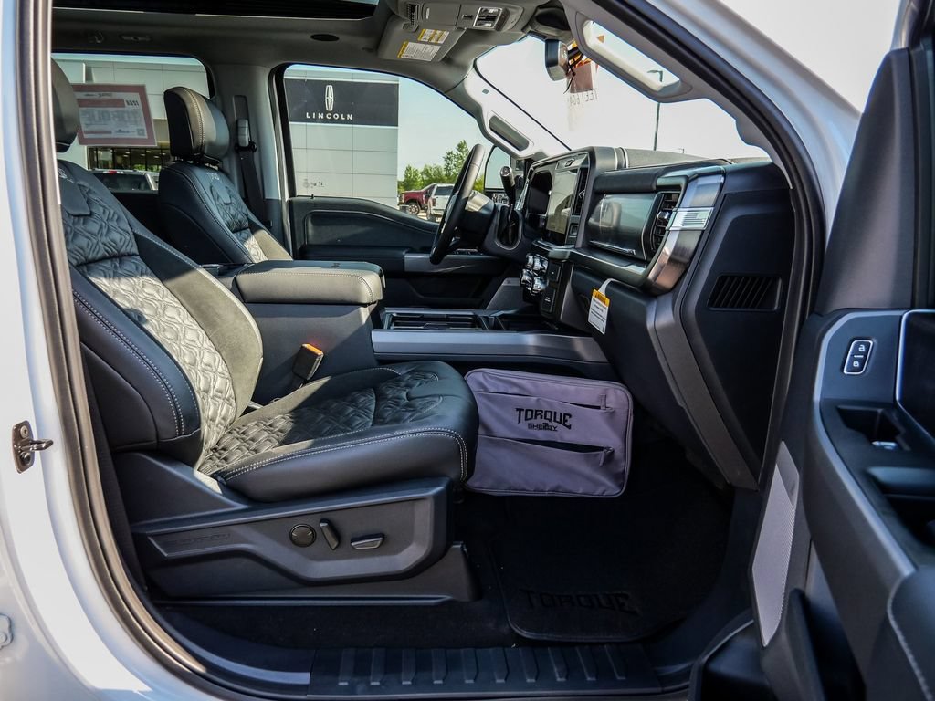 New 2026 Ford F250 Lariat w/ Black Appearance Package AWD/4WD image 22