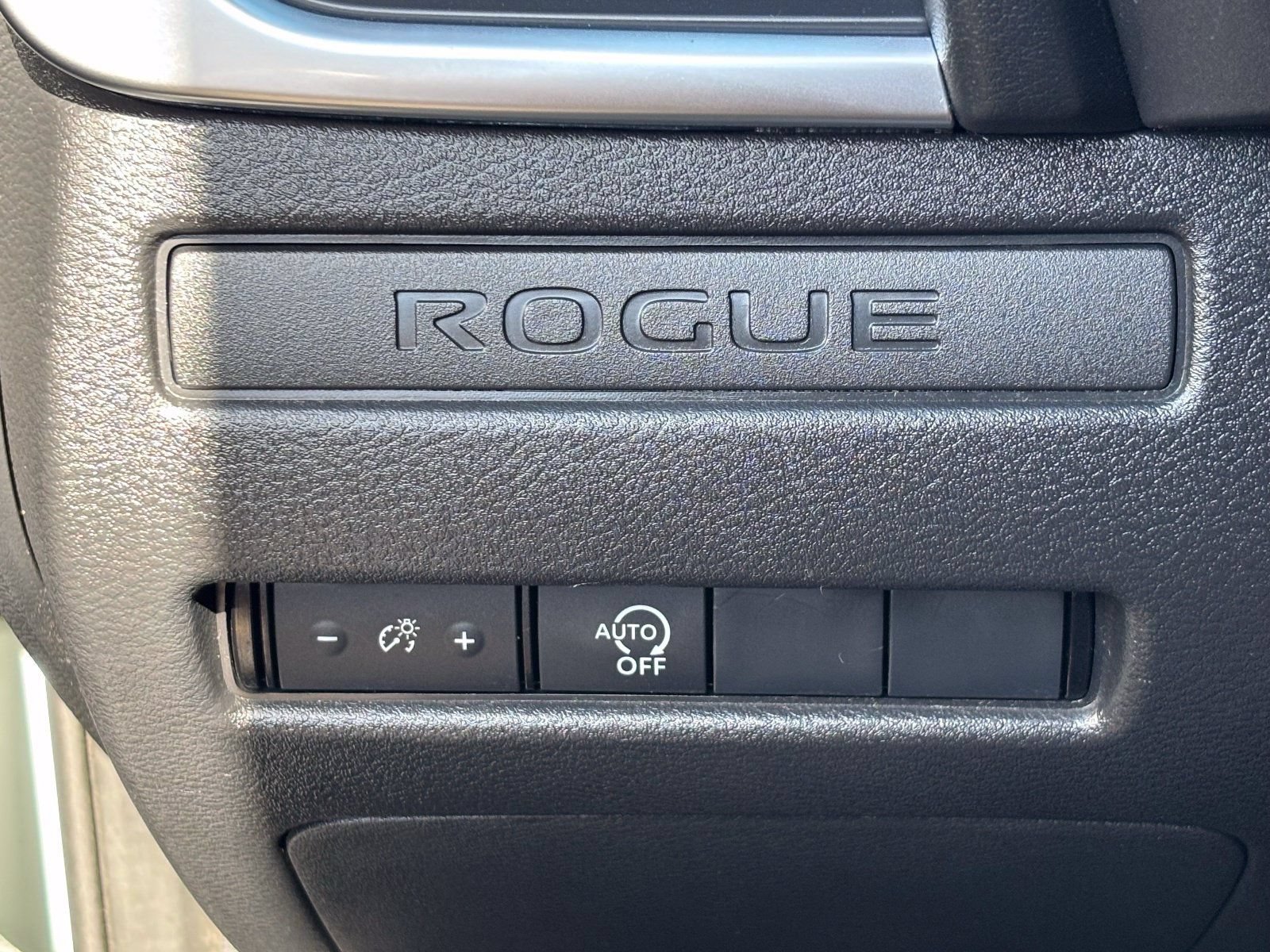 Certified 2024 Nissan Rogue S FWD image 33