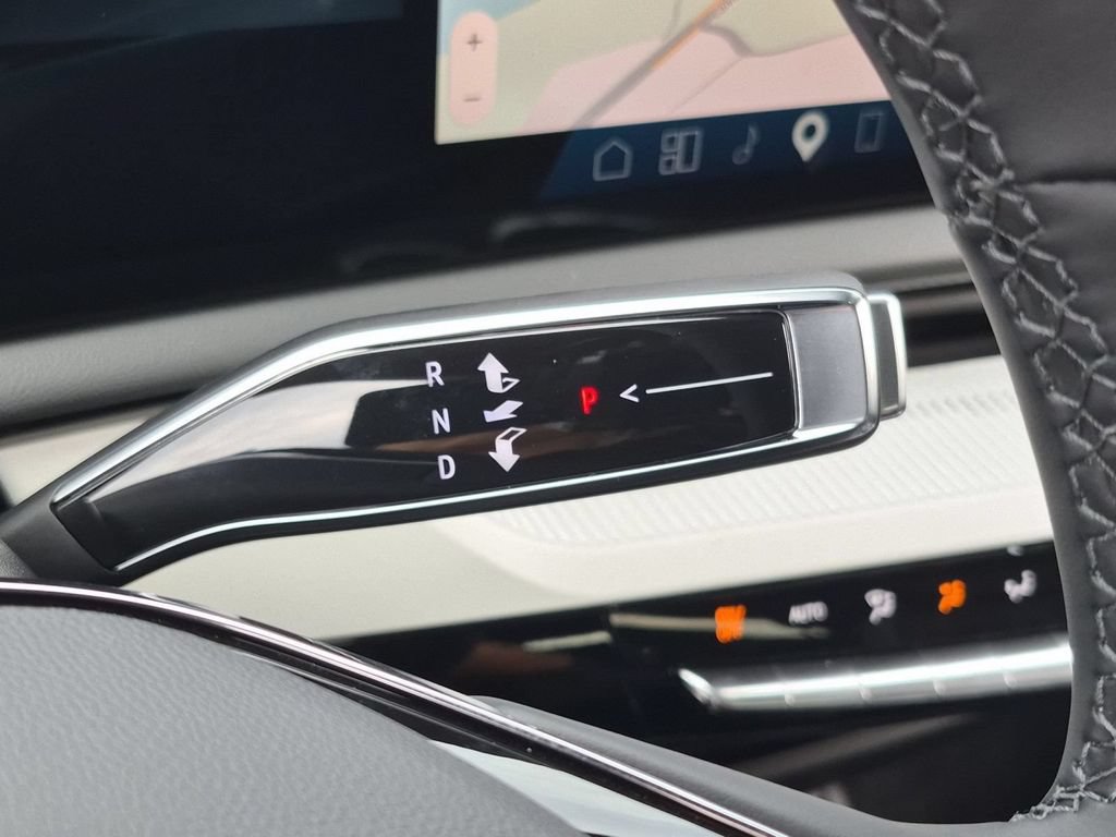Used 2027 Cadillac Optiq Luxury RWD image 15