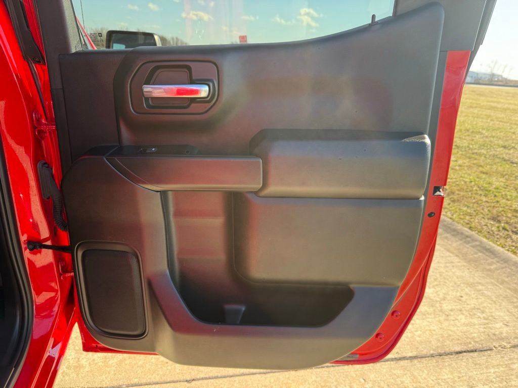 Used 2023 Chevrolet Silverado 1500 Custom image 14