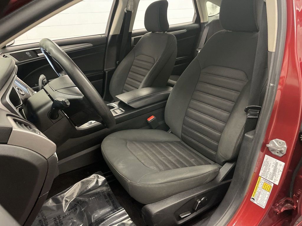 Used 2019 Ford Fusion SE image 13