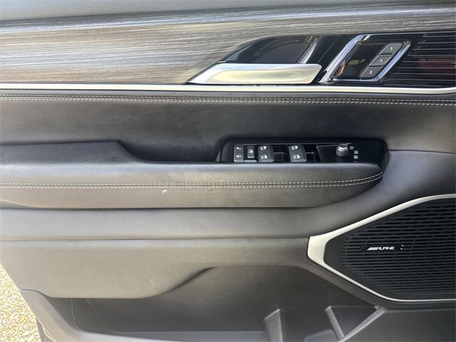 Used 2023 Jeep Wagoneer L Series III w/ Preferred Equipment Group image 13