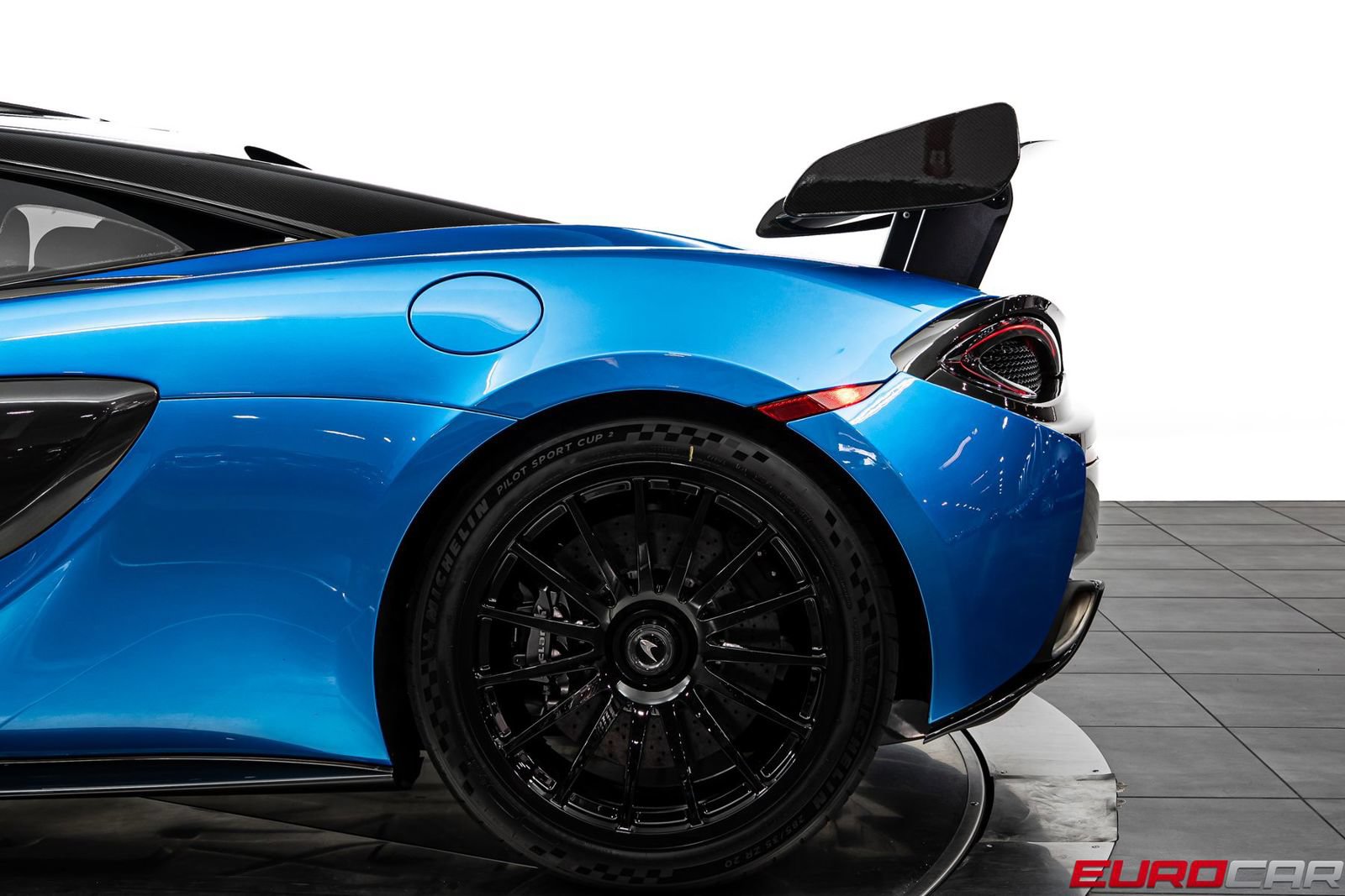 Used 2020 McLaren 620R RWD image 24