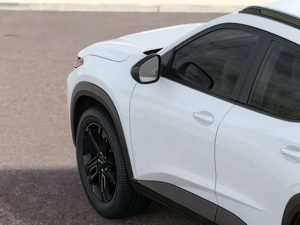 New 2026 Chevrolet Trax ACTIV w/ Sunroof Package FWD image 2