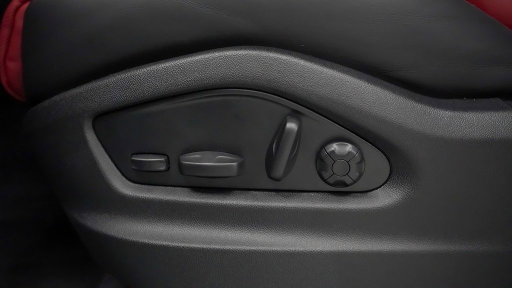 New 2025 Porsche Cayenne Coupe image 24