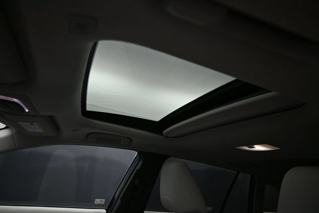 Used 2023 Toyota Corolla Cross LE w/ Moonroof Package AWD/4WD image 15