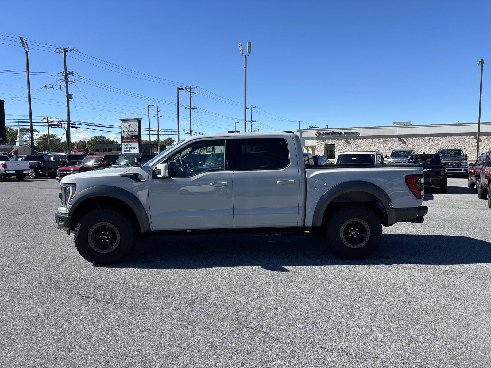 Used 2023 Ford F150 Raptor w/ Raptor Carbon Fiber Package AWD/4WD image 4