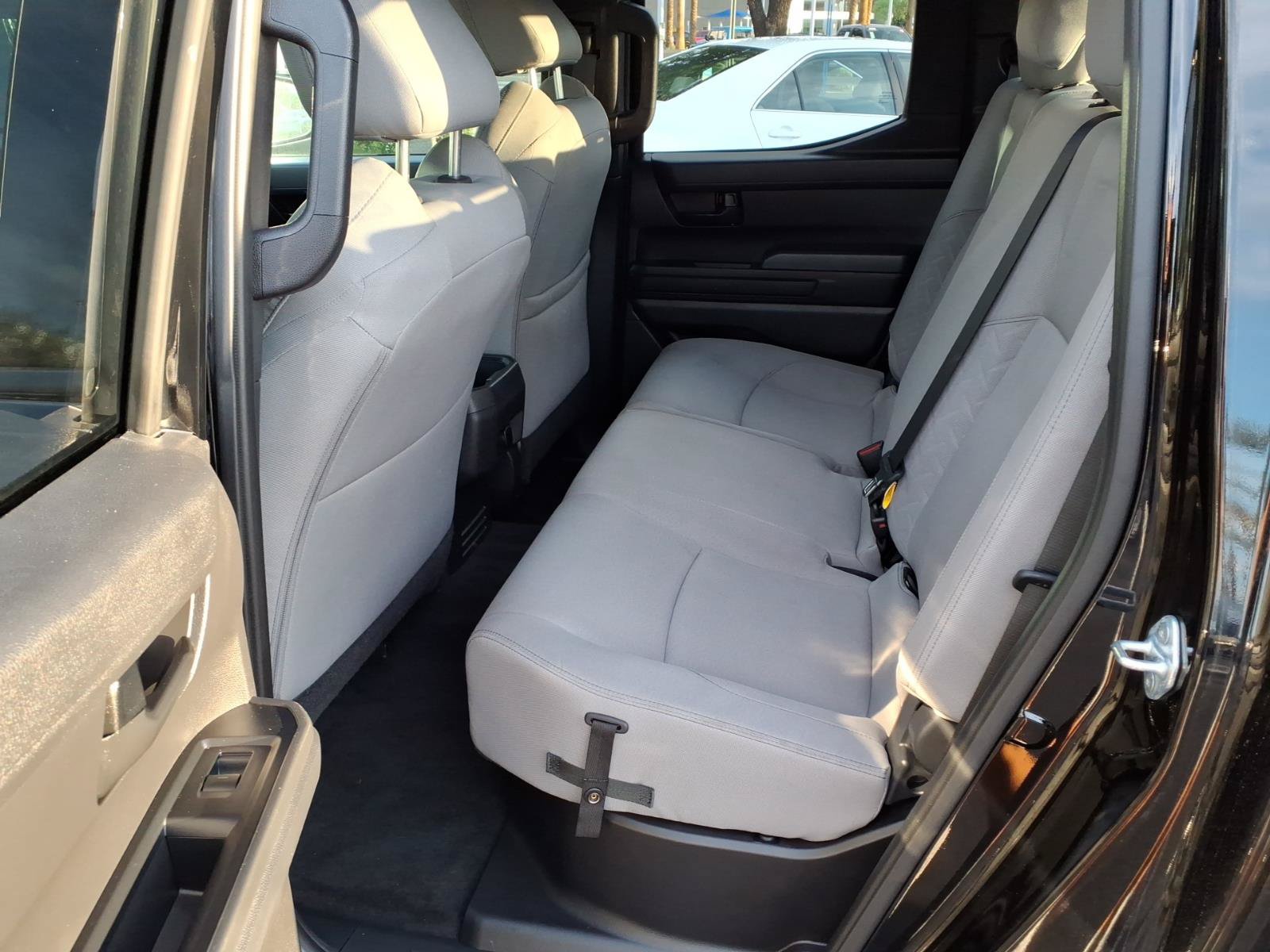 Certified 2025 Toyota Tacoma SR5 AWD/4WD image 9