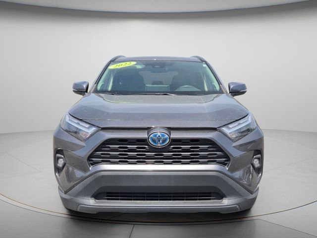 Used 2022 Toyota RAV4 XLE Premium AWD/4WD image 9