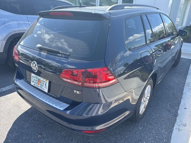 Used 2015 Volkswagen Golf S image 9