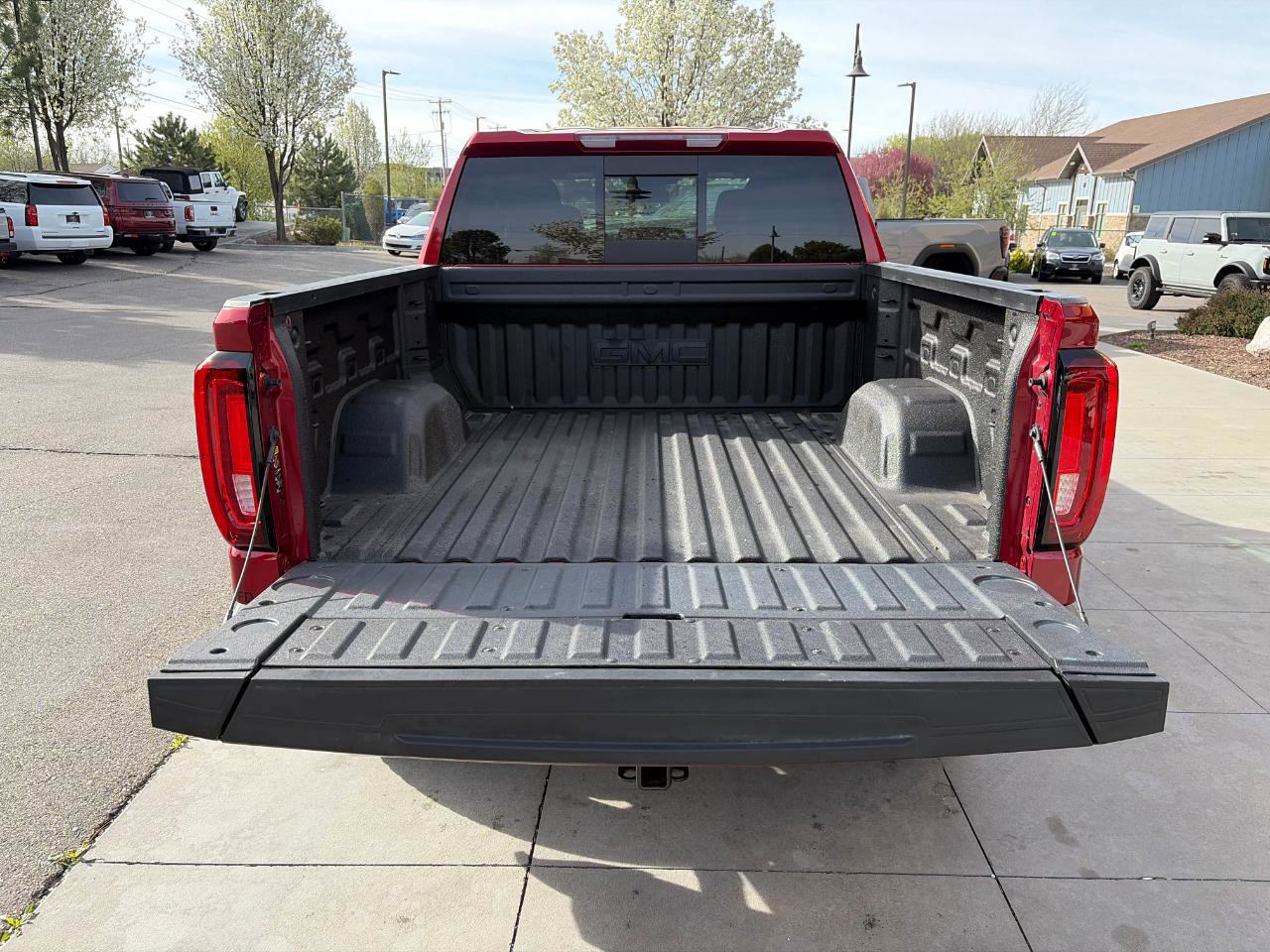 Used 2025 GMC Sierra 1500 AT4 w/ AT4 Premium Package image 26