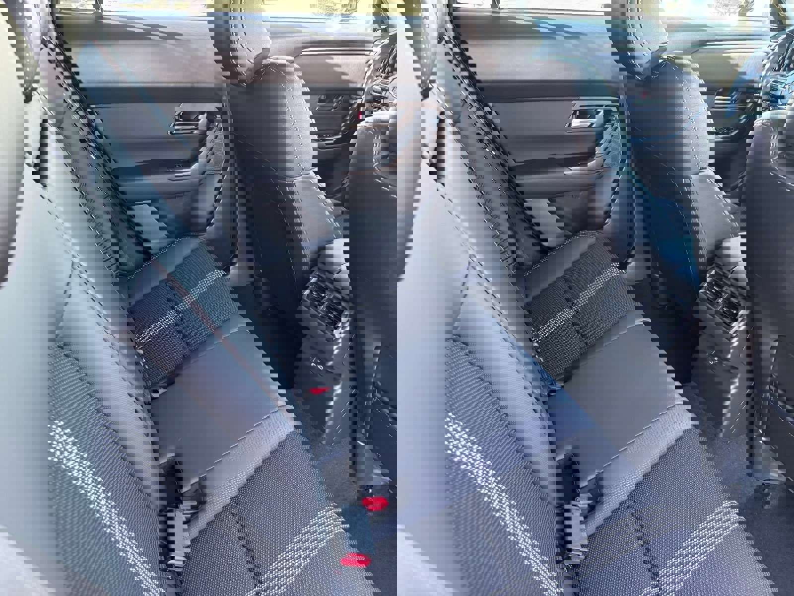 Used 2025 MAZDA CX-50 AWD 2.5 S w/ Premium Package image 16