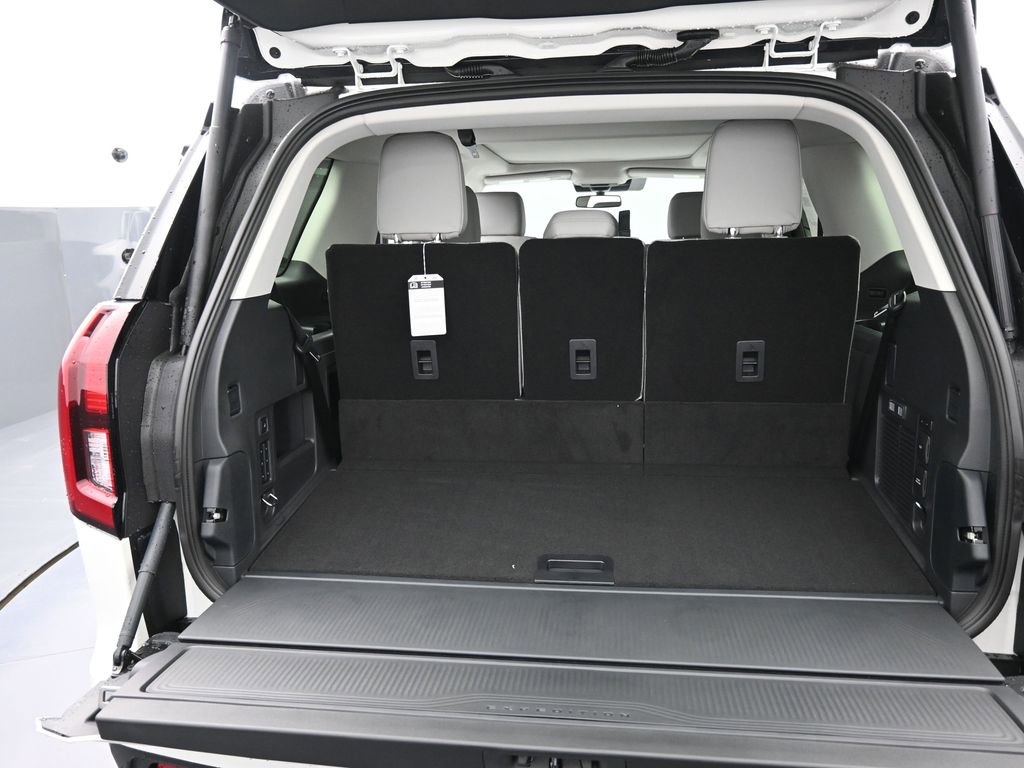 New 2025 Ford Expedition Active image 17