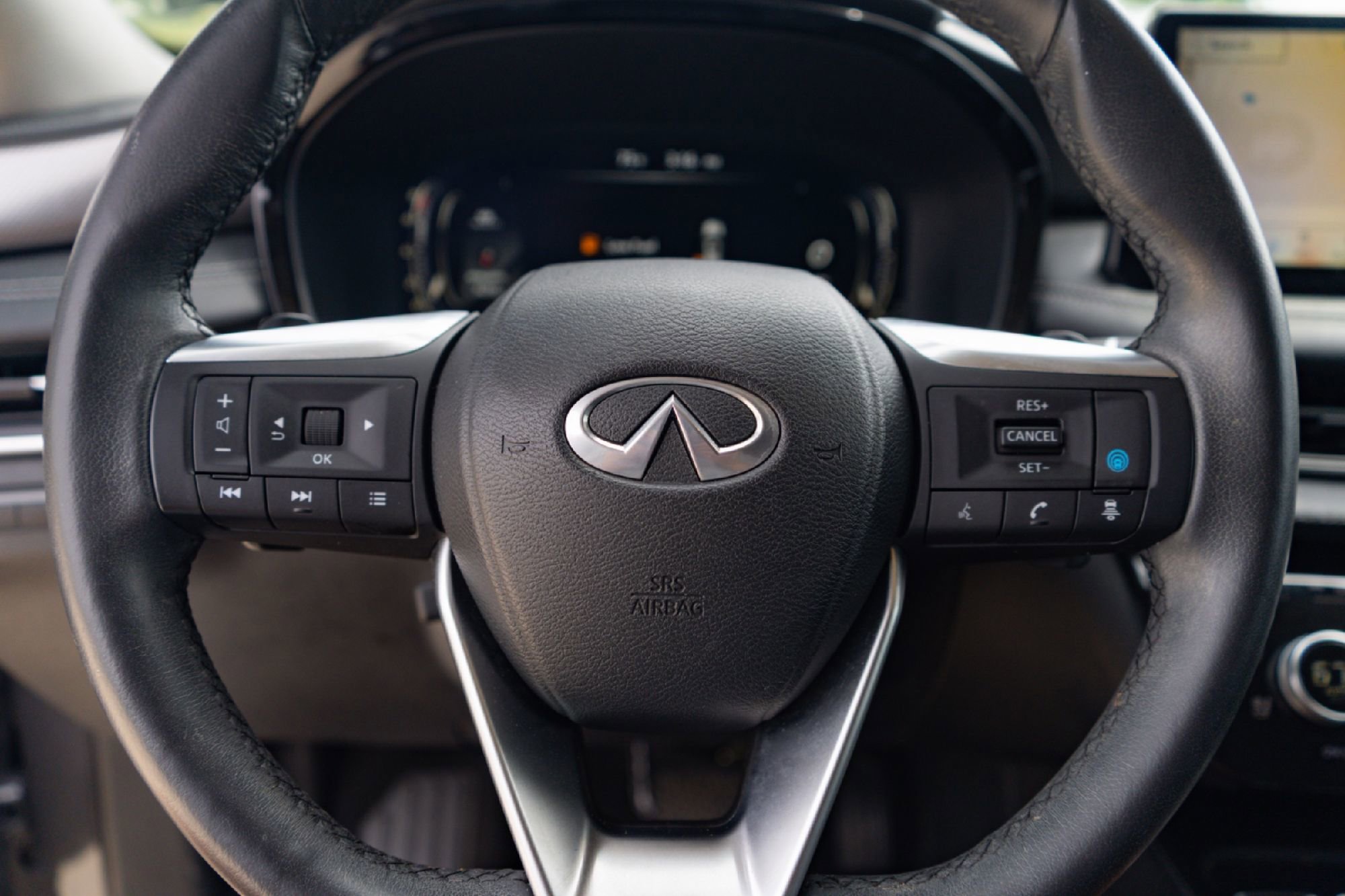 Certified 2023 INFINITI QX60 Luxe w/ Cargo Package AWD/4WD image 11
