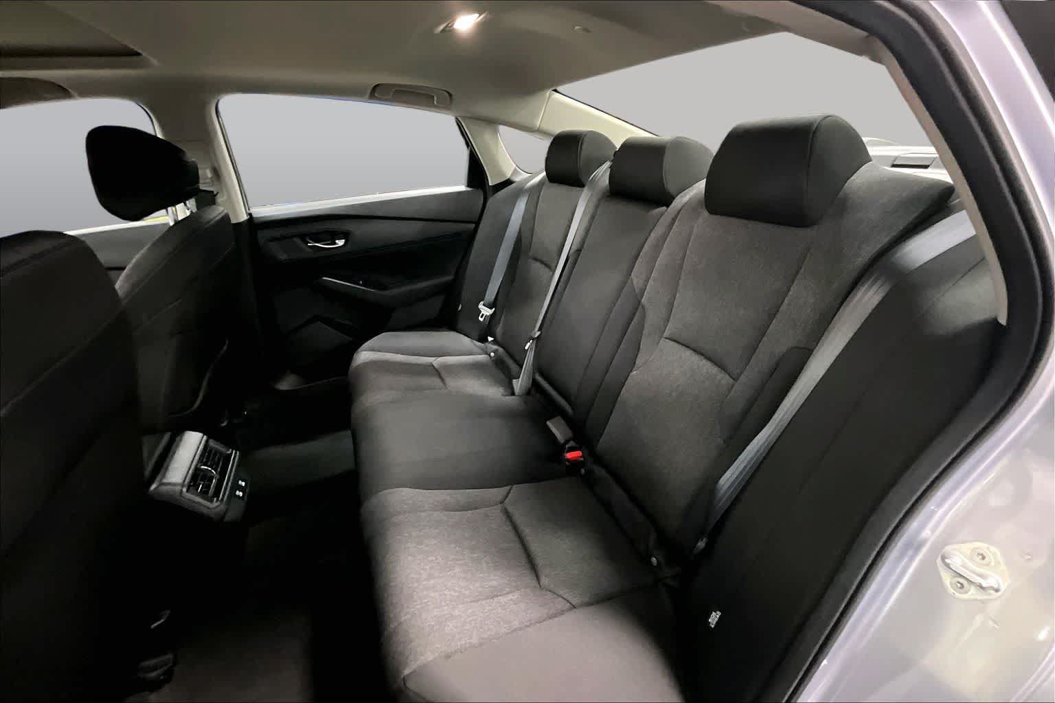 Used 2025 Honda Accord SE image 19
