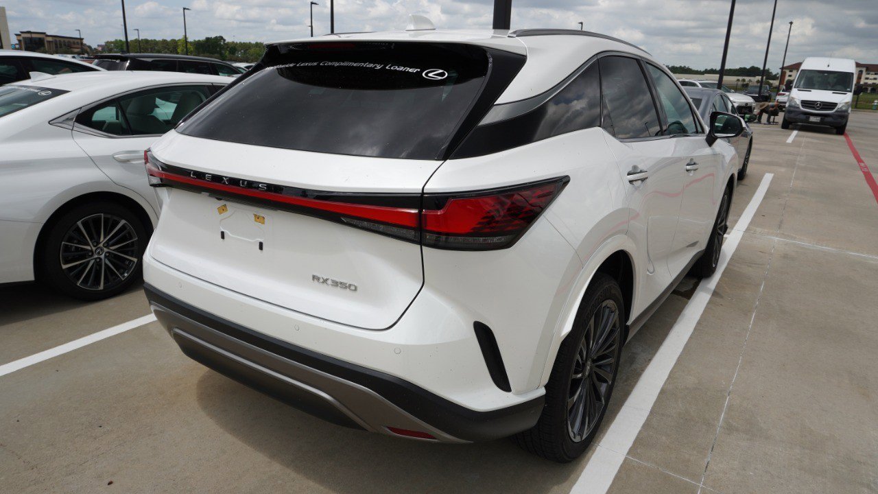 Used 2025 Lexus RX 350 Premium w/ Convenience Package FWD image 6