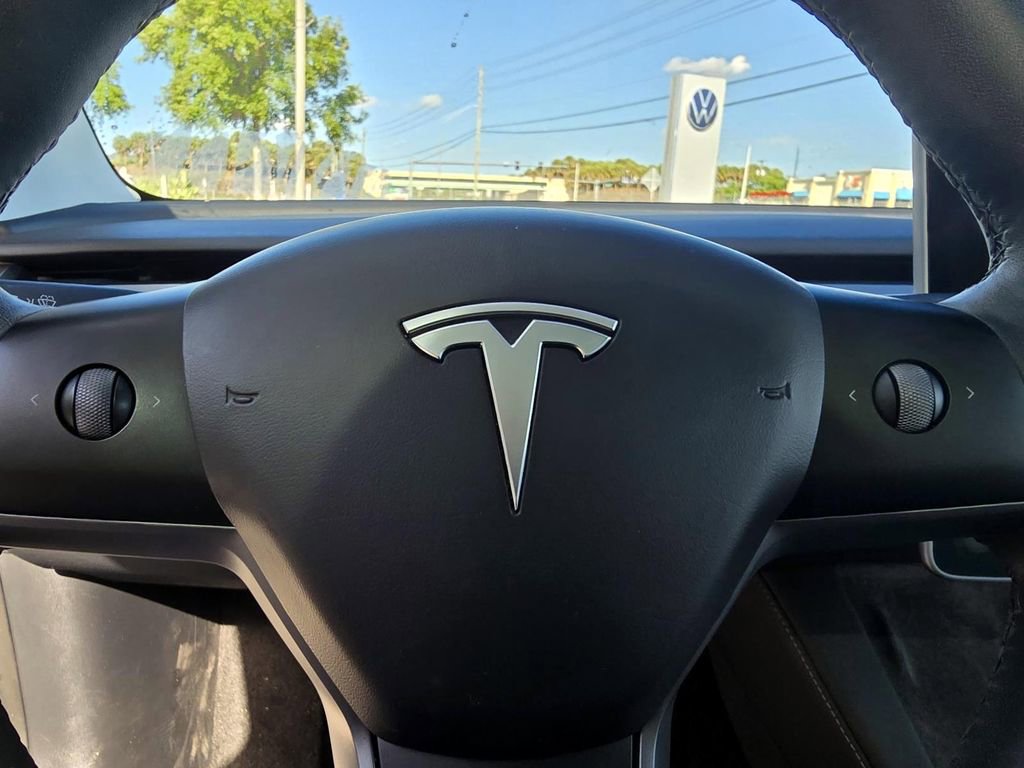 Used 2023 Tesla Model 3 Standard Range image 11