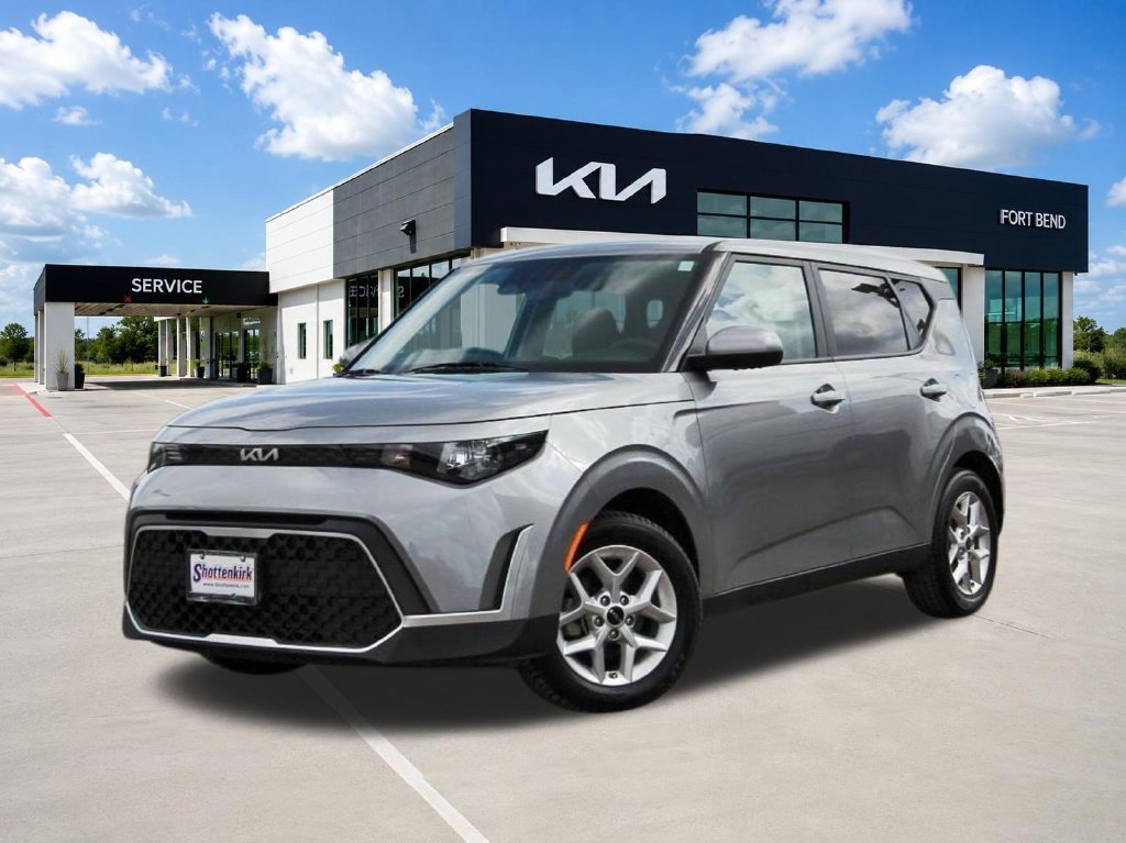 Used 2025 Kia Soul LX w/ LX Technology Package FWD image 1