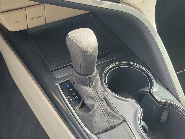 Used 2020 Toyota Camry LE image 25