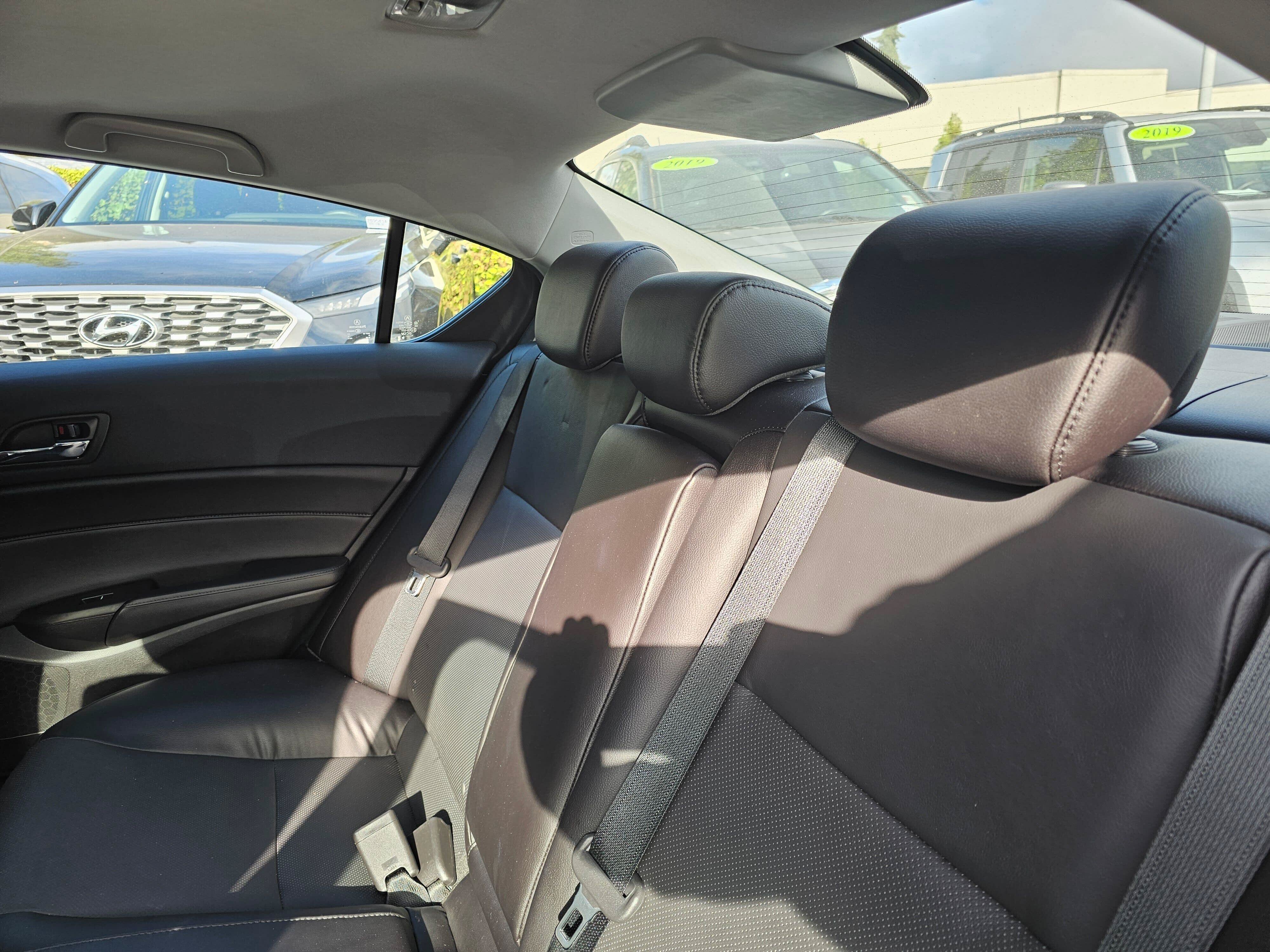 Used 2017 Acura ILX FWD image 21