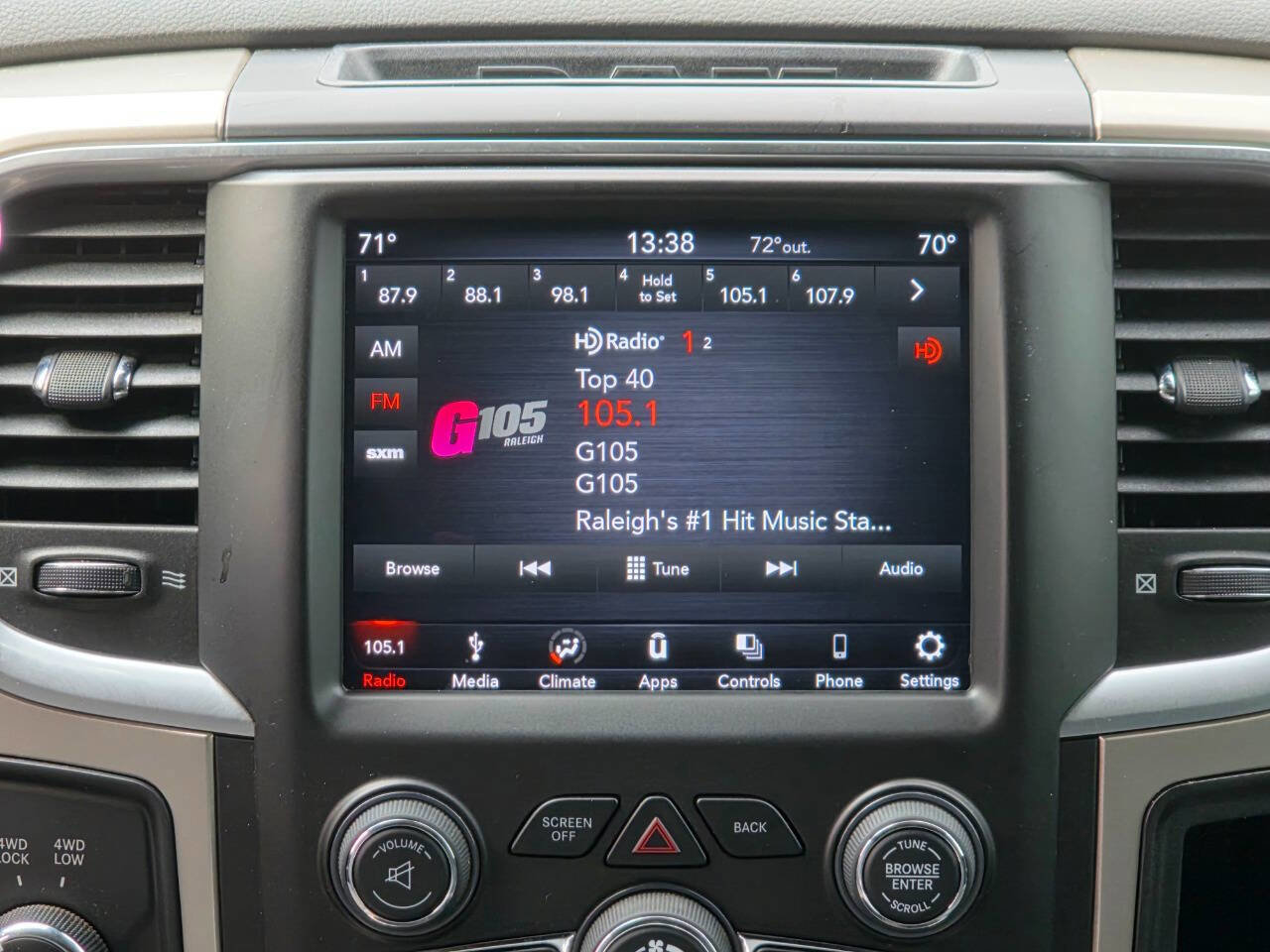 Used 2018 RAM 2500 SLT w/ Luxury Group image 22