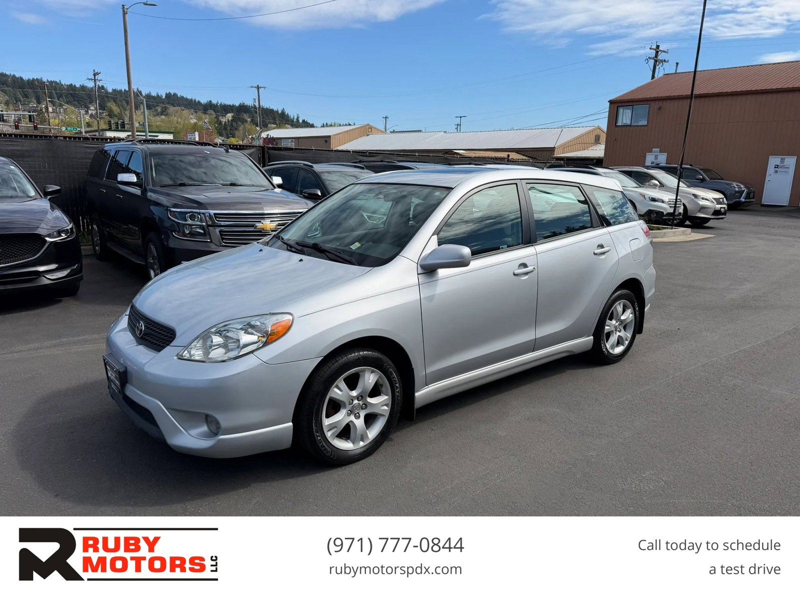 Used 2005 Toyota Matrix XR image 1