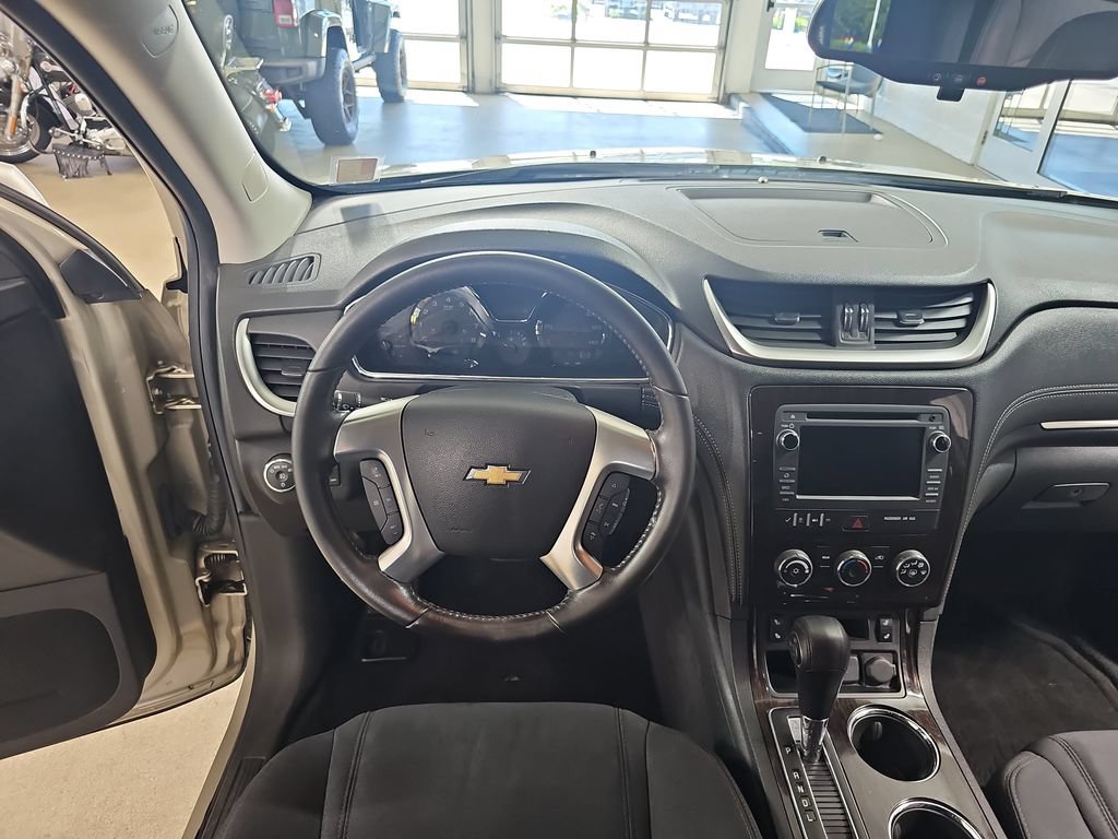 Used 2015 Chevrolet Traverse LT w/ Style and Technology Package AWD/4WD image 22