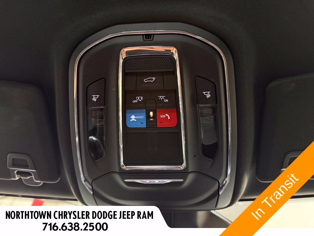 Used 2023 Jeep Grand Cherokee Altitude AWD/4WD image 18