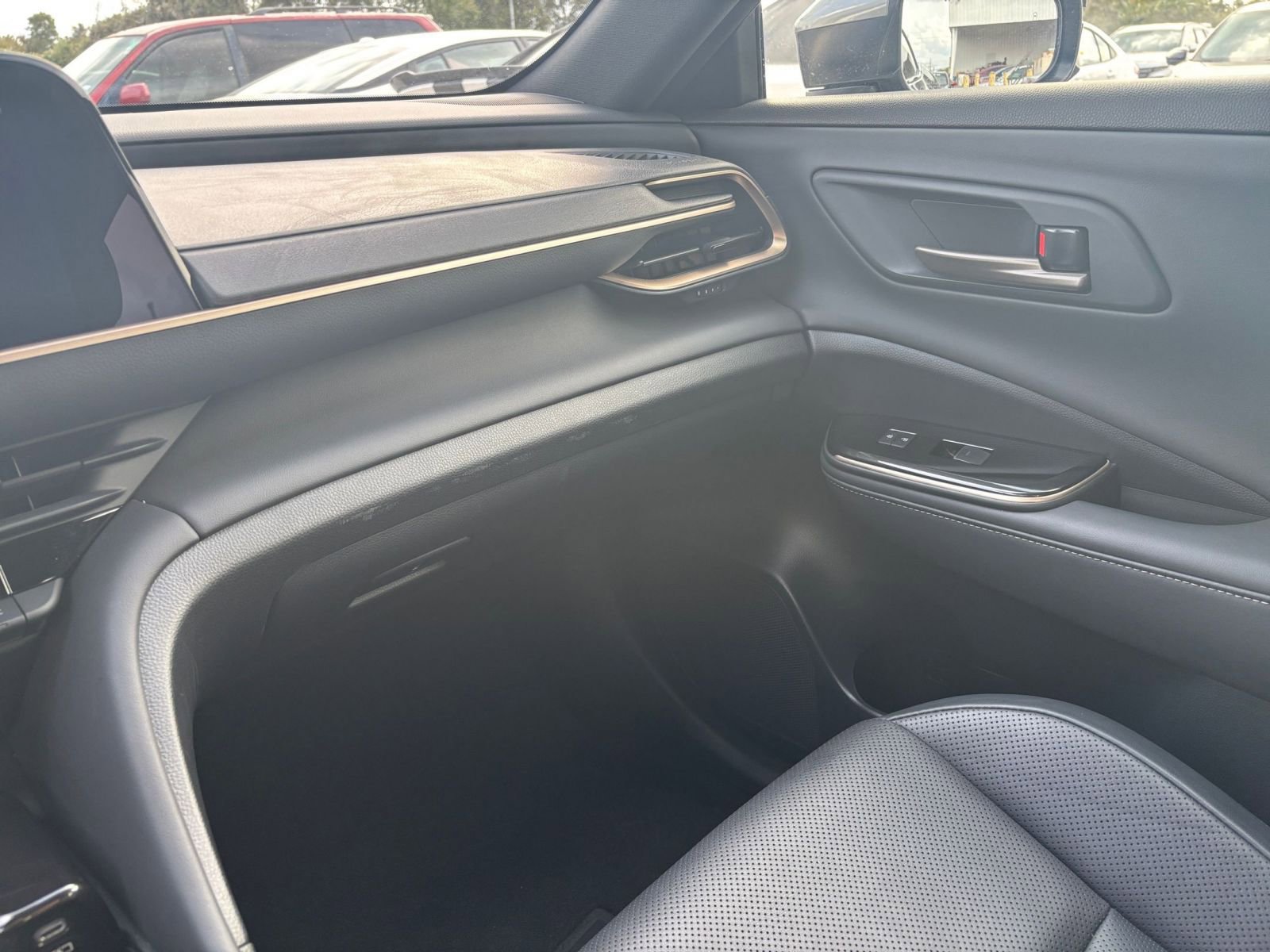Used 2025 Toyota Crown XLE AWD/4WD image 71