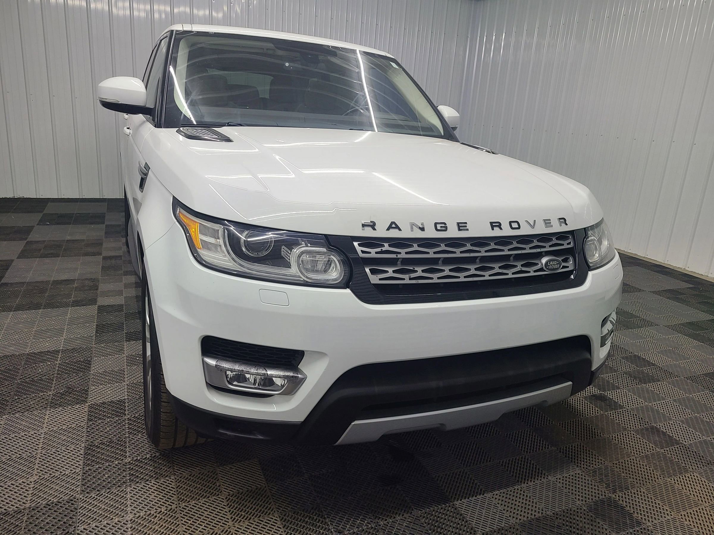 Used 2016 Land Rover Range Rover Sport HSE image 5