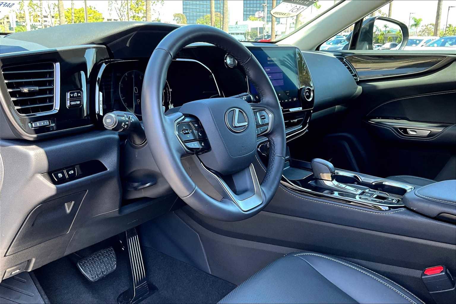 Used 2025 Lexus NX 250 FWD image 16