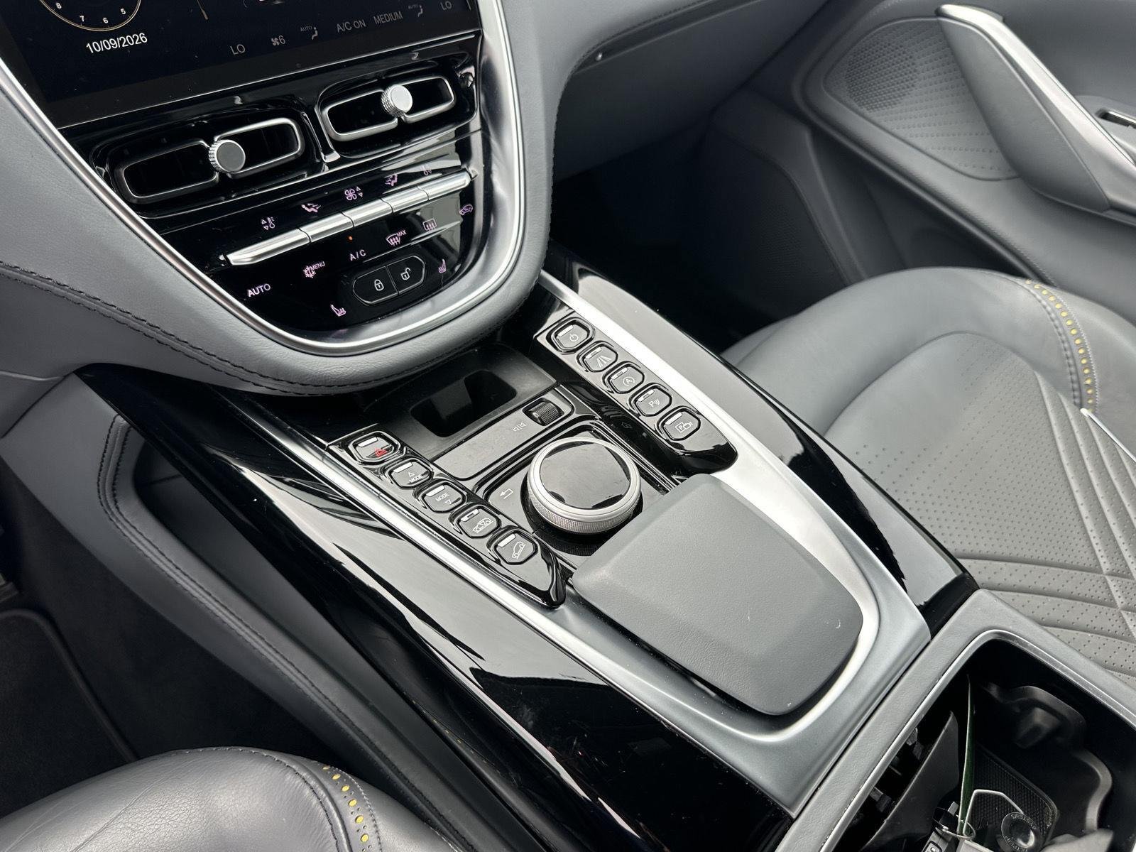 Used 2021 Aston Martin DBX AWD/4WD image 36