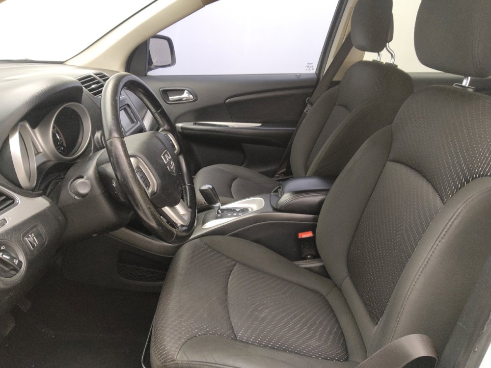 Used 2019 Dodge Journey SE w/ Connectivity Group FWD image 17