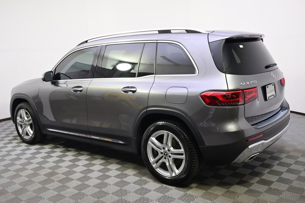 Used 2021 Mercedes-Benz GLB 250 4MATIC image 3