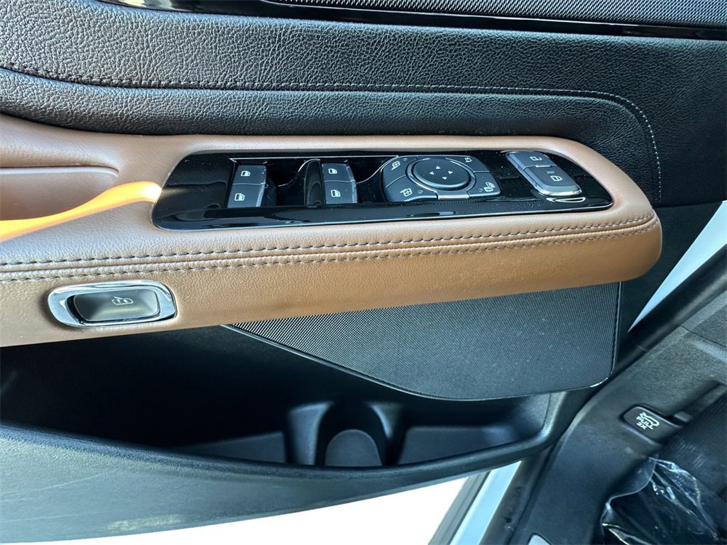 Used 2023 Lincoln Aviator Grand Touring w/ Elements Package Plus image 11