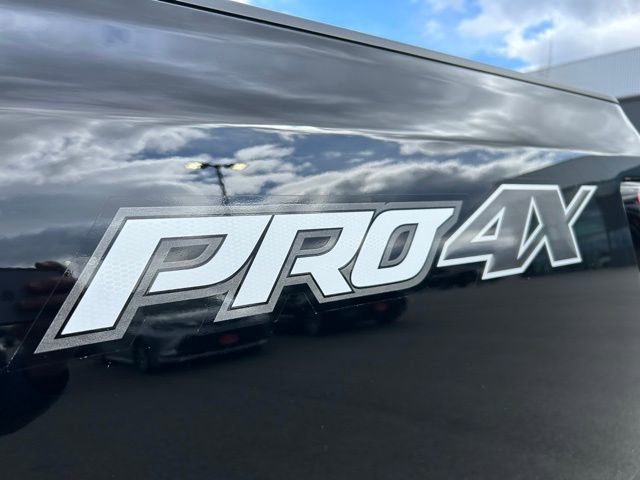 Used 2021 Nissan Titan PRO-4X w/ Pro-4x Convenience Package AWD/4WD image 9